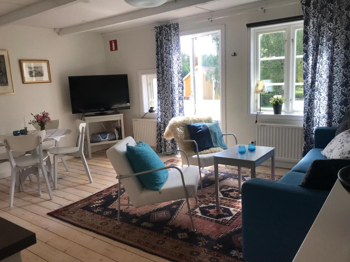 Nice Holiday House At Horse Farm With Lake And Sauna Holo  Extérieur photo